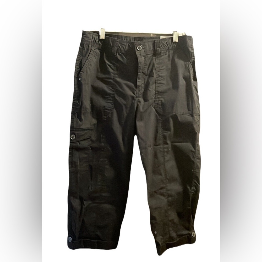 CHICOS Convertible Poplin Cargo Crops in Black, Like New
